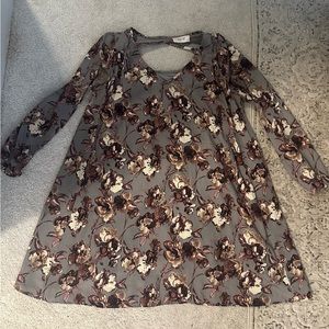 Peach Love California floral shift long sleeve dress; size M